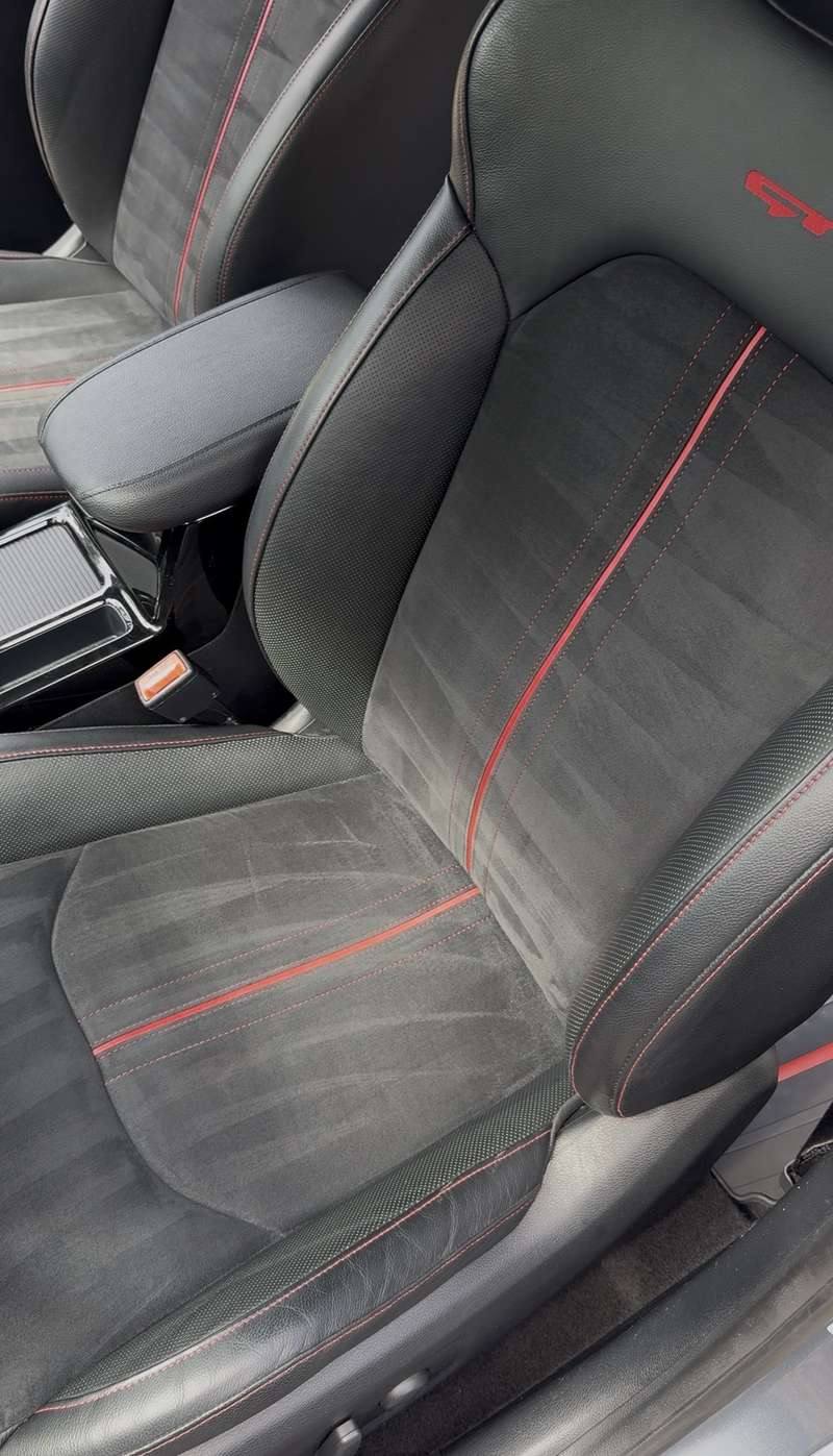 Vorher: Kia Ceed GT Innenraum vor der Innenreinigung